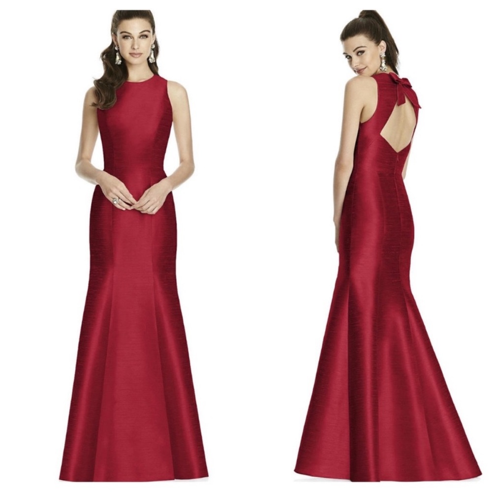 Alfred Sung Trumpet gown with back bow  (Size 8) - NWT!